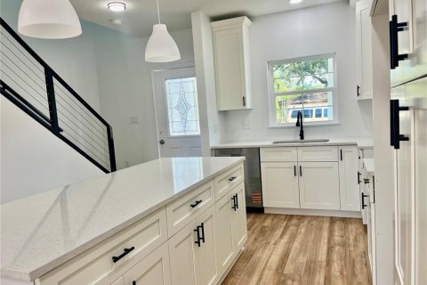 Touwnhouse à vendre à Tampa, Floride: 3 chambres, 139.95 m2 № 2149497 - photo 3