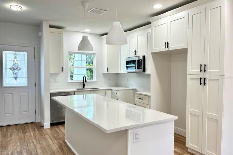 Touwnhouse à vendre à Tampa, Floride: 3 chambres, 139.95 m2 № 2149497 - photo 2