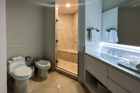 Снять в аренду кондоминиум в Майами-Бич, Флорида 2 спальни, 147.81м2, № 1963529 - фото 11