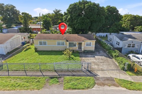 Casa en venta en Miami, Florida, 3 dormitorios, 121.52 m2 № 2429990 - foto 3