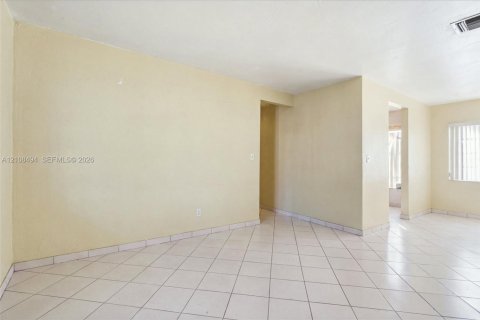 Casa en venta en Miami, Florida, 3 dormitorios, 121.52 m2 № 2429990 - foto 6