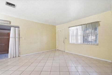 Casa en venta en Miami, Florida, 3 dormitorios, 121.52 m2 № 2429990 - foto 8