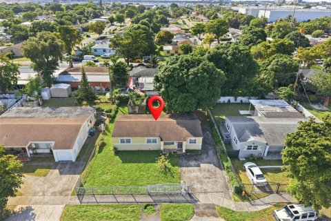 Casa en venta en Miami, Florida, 3 dormitorios, 121.52 m2 № 2429990 - foto 21