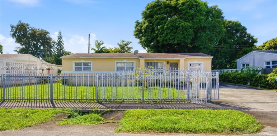Casa en Miami, Florida 3 dormitorios, 121.52 m2 № 2429990