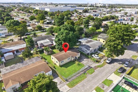 Casa en venta en Miami, Florida, 3 dormitorios, 121.52 m2 № 2429990 - foto 22