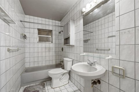 Casa en venta en Miami, Florida, 3 dormitorios, 121.52 m2 № 2429990 - foto 17