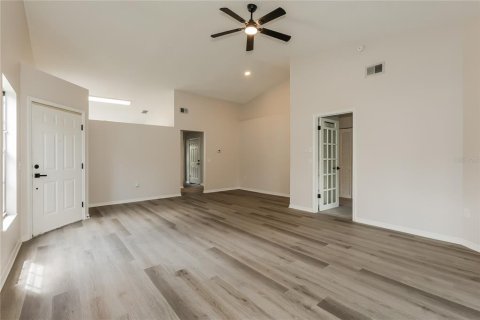 House in New Port Richey, Florida 2 bedrooms, 106.09 sq.m. № 1916568 - photo 4