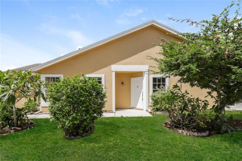 House in New Port Richey, Florida 2 bedrooms, 106.09 sq.m. № 1916568 - photo 1