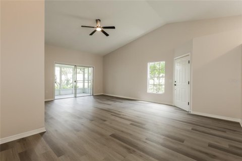 House in New Port Richey, Florida 2 bedrooms, 106.09 sq.m. № 1916568 - photo 6