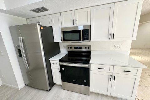Condo in Casselberry, Florida, 3 bedrooms  № 1626379 - photo 5