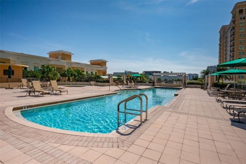 Condominio en venta en Sarasota, Florida, 1 dormitorio, 156.45 m2 № 2094219 - foto 26