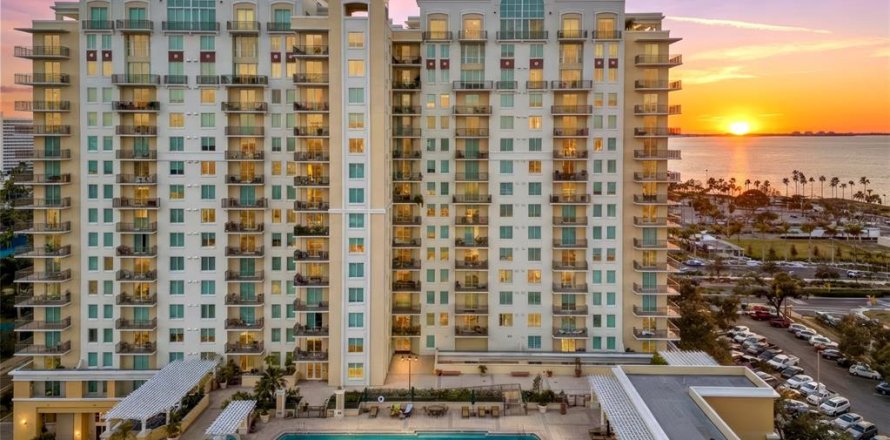 Condominio en Sarasota, Florida, 1 dormitorio  № 2094219