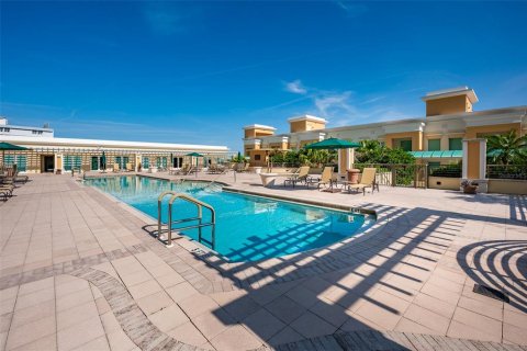 Condominio en venta en Sarasota, Florida, 1 dormitorio, 156.45 m2 № 2094219 - foto 28