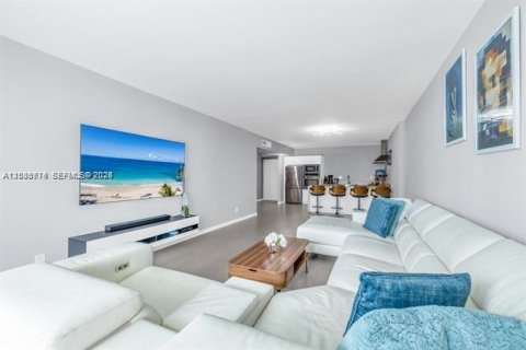 Copropriété à louer à Sunny Isles Beach, Floride: 2 chambres, 142.79 m2 № 2084519 - photo 3