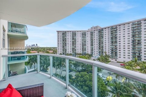 Copropriété à louer à Sunny Isles Beach, Floride: 2 chambres, 142.79 m2 № 2084519 - photo 10