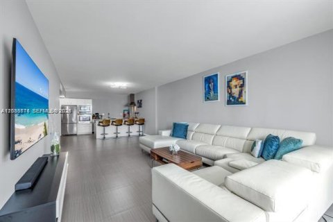 Copropriété à louer à Sunny Isles Beach, Floride: 2 chambres, 142.79 m2 № 2084519 - photo 2