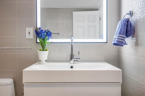 Copropriété à louer à Sunny Isles Beach, Floride: 2 chambres, 142.79 m2 № 2084519 - photo 22