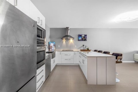 Copropriété à louer à Sunny Isles Beach, Floride: 2 chambres, 142.79 m2 № 2084519 - photo 12