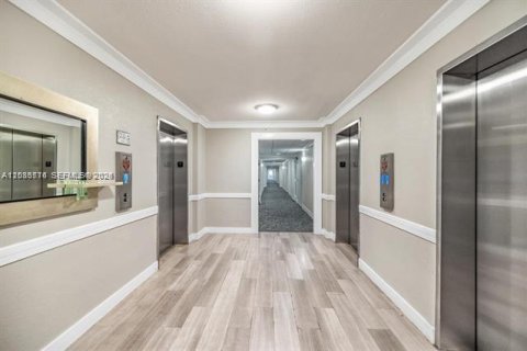 Copropriété à louer à Sunny Isles Beach, Floride: 2 chambres, 142.79 m2 № 2084519 - photo 25