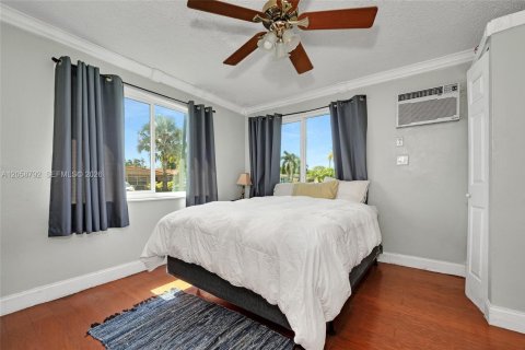 Casa en venta en Pembroke Pines, Florida, 3 dormitorios, 118.54 m2 № 2261588 - foto 18