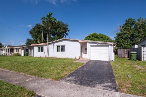 Casa en venta en Pembroke Pines, Florida, 3 dormitorios, 118.54 m2 № 2261588 - foto 30