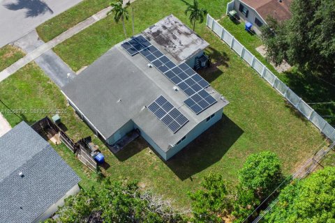 Casa en venta en Pembroke Pines, Florida, 3 dormitorios, 118.54 m2 № 2261588 - foto 24