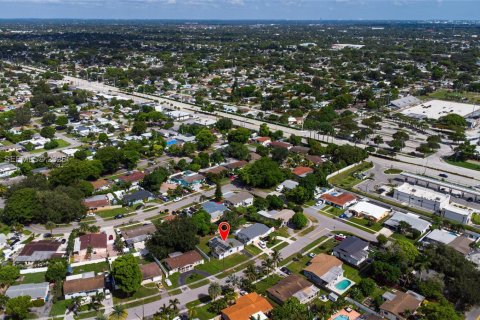 Casa en venta en Pembroke Pines, Florida, 3 dormitorios, 118.54 m2 № 2261588 - foto 29