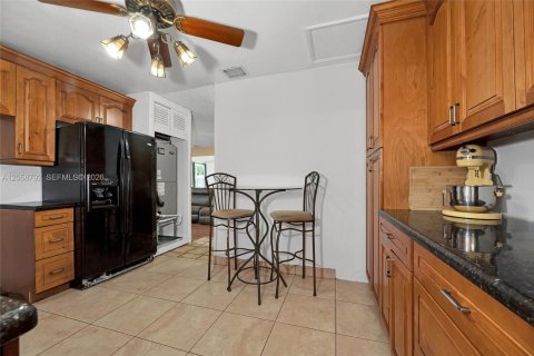 Casa en venta en Pembroke Pines, Florida, 3 dormitorios, 118.54 m2 № 2261588 - foto 8
