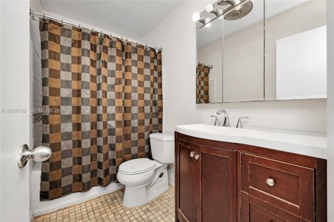 Casa en venta en Pembroke Pines, Florida, 3 dormitorios, 118.54 m2 № 2261588 - foto 13