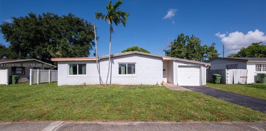 Casa en Pembroke Pines, Florida 3 dormitorios, 118.54 m2 № 2261588