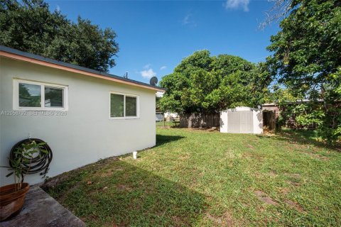 Casa en venta en Pembroke Pines, Florida, 3 dormitorios, 118.54 m2 № 2261588 - foto 15