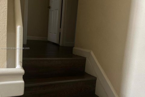 Touwnhouse à vendre à Miami, Floride: 3 chambres, 161.65 m2 № 1948133 - photo 28