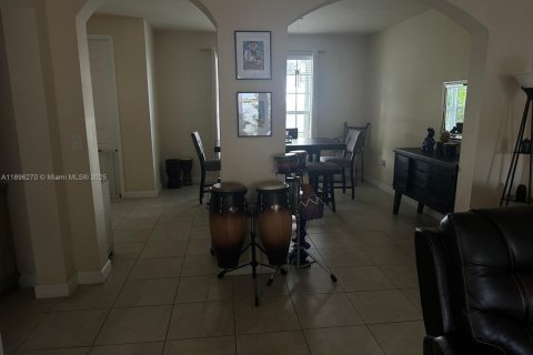 Touwnhouse à vendre à Miami, Floride: 3 chambres, 161.65 m2 № 1948133 - photo 7