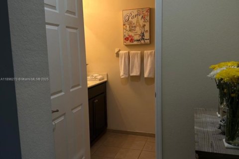 Touwnhouse à vendre à Miami, Floride: 3 chambres, 161.65 m2 № 1948133 - photo 17