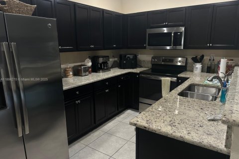 Touwnhouse à vendre à Miami, Floride: 3 chambres, 161.65 m2 № 1948133 - photo 9