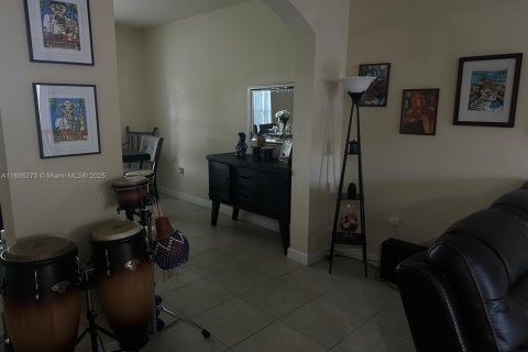 Touwnhouse à vendre à Miami, Floride: 3 chambres, 161.65 m2 № 1948133 - photo 8