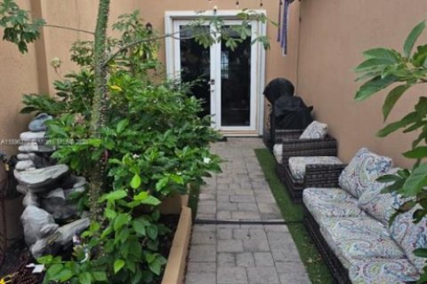 Touwnhouse à vendre à Miami, Floride: 3 chambres, 161.65 m2 № 1948133 - photo 14