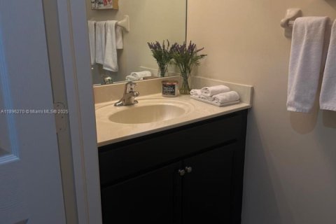 Touwnhouse à vendre à Miami, Floride: 3 chambres, 161.65 m2 № 1948133 - photo 16