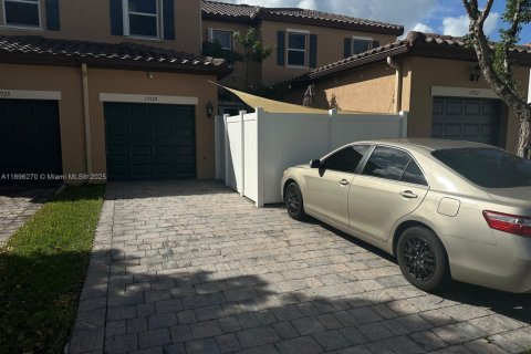 Touwnhouse à vendre à Miami, Floride: 3 chambres, 161.65 m2 № 1948133 - photo 15