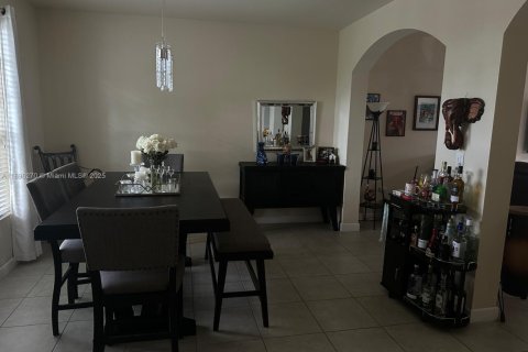 Touwnhouse à vendre à Miami, Floride: 3 chambres, 161.65 m2 № 1948133 - photo 3