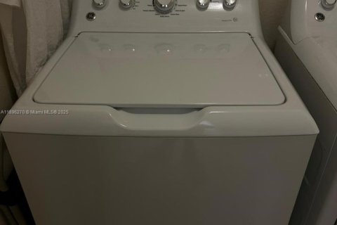 Touwnhouse à vendre à Miami, Floride: 3 chambres, 161.65 m2 № 1948133 - photo 24