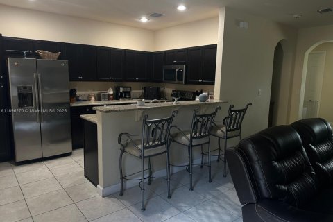 Touwnhouse à vendre à Miami, Floride: 3 chambres, 161.65 m2 № 1948133 - photo 11