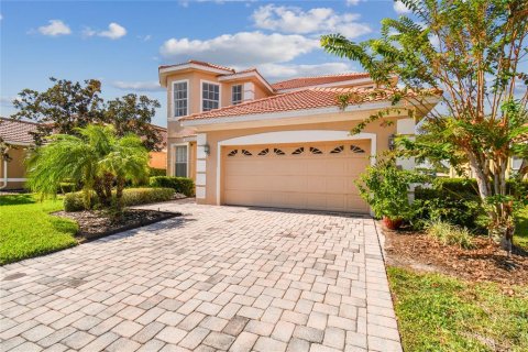 House in Tampa, Florida 4 bedrooms, 295.8 sq.m. № 2101379