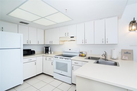 Condo in Placida, Florida, 1 bedroom № 2098556 - photo 10