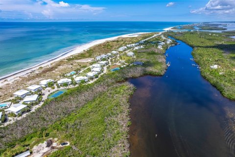 Condo in Placida, Florida, 1 bedroom № 2098556 - photo 27