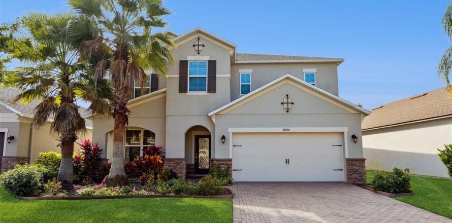 House in Kissimmee, Florida 4 bedrooms, 245.73 sq.m. № 2390938