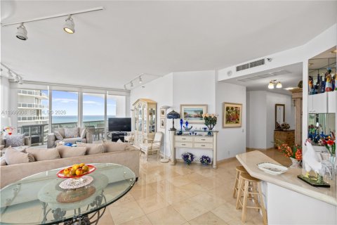 Condo in Aventura, Florida, 2 bedrooms  № 2066850 - photo 20
