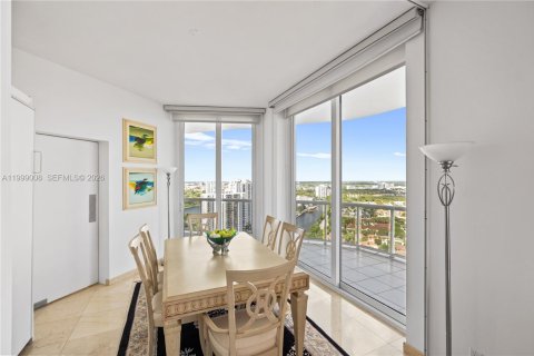Condo in Aventura, Florida, 2 bedrooms  № 2066850 - photo 9