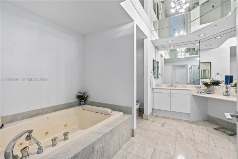 Condo in Aventura, Florida, 2 bedrooms  № 2066850 - photo 29