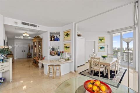 Condo in Aventura, Florida, 2 bedrooms  № 2066850 - photo 19